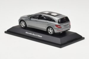 Mercedes R-Class W251 Palladium Silver Metallic Minichamps 1:43 B66960055 Metalli — kuva 3 / 4
