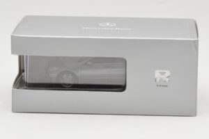 Mercedes R-Class W251 Palladium Silver Metallic Minichamps 1:43 B66960055 Metalli — kuva 4 / 4