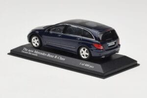 Mercedes R-Class W251 Tanzanite Blue Minichamps 1:43 B66962215 Metalli — kuva 3 / 4