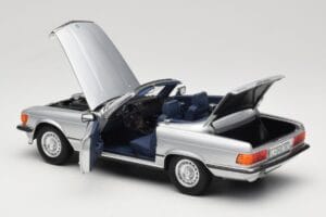 Mercedes R107 380 SL Hopea Norev 1:18 183725 Metalli — kuva 5 / 8