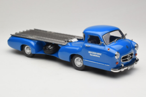 Mercedes Renntransporter Blaues Wunder iScale 1:18 118000000006-P1 Metalli — kuva 4 / 6