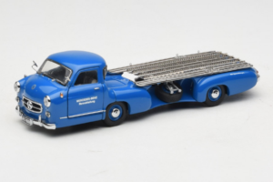 Mercedes Renntransporter Blue Wonder CMC 1:43 M-036K Metalli