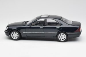Mercedes S-Class W220 Sininen Maisto 1:18 56051 Metalli — kuva 4 / 8