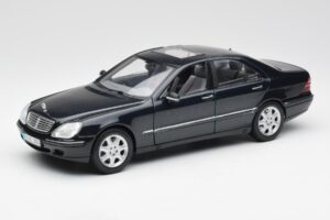 Mercedes S-Class W220 Sininen Maisto 1:18 56051 Metalli