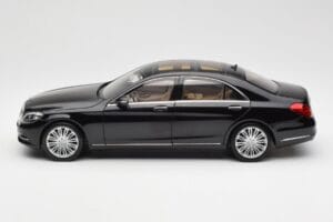 Mercedes S-Class W222 Musta Metallic Norev 1:18 183480 Metalli — kuva 4 / 8