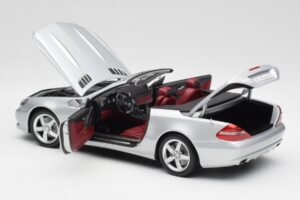Mercedes SL 500 R230 Cabriolet Iridium Hopea Minichamps 1:18 B66962388 Metalli — kuva 5 / 8