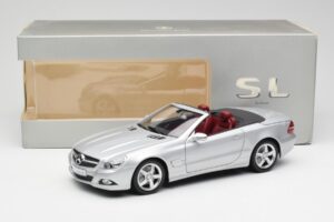 Mercedes SL 500 R230 Cabriolet Iridium Hopea Minichamps 1:18 B66962388 Metalli — kuva 8 / 8