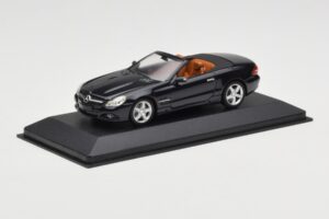 Mercedes SL R230 Musta Minichamps 1:43 B66961922 Metalli — kuva 2 / 4