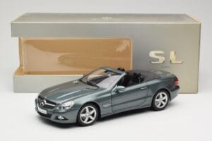 Mercedes SL R230 Amiant Green Minichamps 1:18 B66962389 Metalli — kuva 8 / 8