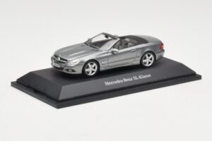 Mercedes SL R230 Palladium Silver Metallic Minichamps 1:43 B66962390 Metalli — kuva 2 / 4