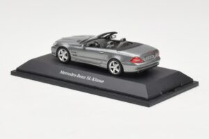 Mercedes SL R230 Palladium Silver Metallic Minichamps 1:43 B66962390 Metalli — kuva 3 / 4