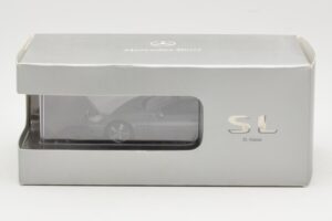 Mercedes SL R230 Palladium Silver Metallic Minichamps 1:43 B66962390 Metalli — kuva 4 / 4