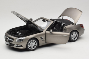 Mercedes SL500 R231 Dark Grey Matt Norev 1:18 183590 Metalli — kuva 2 / 9
