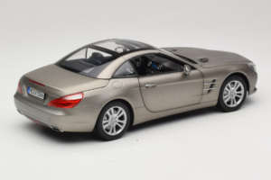 Mercedes SL500 R231 Dark Grey Matt Norev 1:18 183590 Metalli — kuva 4 / 9