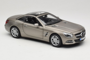 Mercedes SL500 R231 Dark Grey Matt Norev 1:18 183590 Metalli — kuva 7 / 9