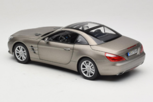 Mercedes SL500 R231 Dark Grey Matt Norev 1:18 183590 Metalli — kuva 8 / 9