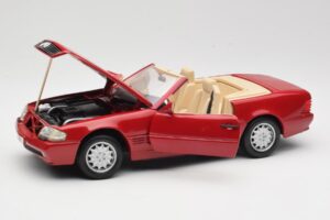 Mercedes SL500 R129 Punainen Revell 1:18 08927 Metalli — kuva 2 / 8