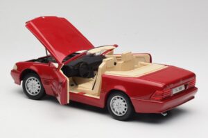 Mercedes SL500 R129 Punainen Revell 1:18 08927 Metalli — kuva 5 / 8