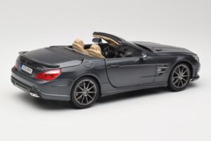 Mercedes SL65 AMG Black Series R230 Matte Black Maisto 1:18 36198 Metalli — kuva 3 / 8
