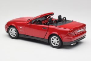 Mercedes SLK 230 R170 Punainen Maisto 1:18 56023 Metalli — kuva 8 / 9