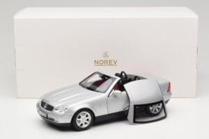 Mercedes SLK R170 Brilliant Silver Norev 1:18 183020 Metalli — kuva 9 / 9