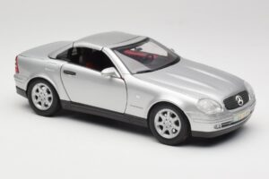 Mercedes SLK R170 Roadster Hopea Maisto 1:18 31674 Metalli — kuva 6 / 9