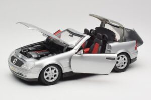 Mercedes SLK R170 Roadster Hopea Maisto 1:18 31674 Metalli — kuva 9 / 9