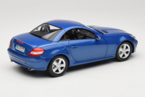 Mercedes SLK R171 Blue Metallic Minichamps 1:18 100033131 Metalli — kuva 4 / 11