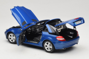 Mercedes SLK R171 Blue Metallic Minichamps 1:18 100033131 Metalli — kuva 6 / 11