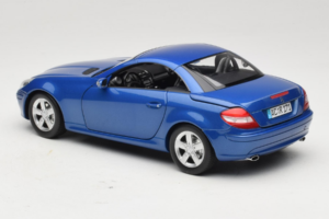 Mercedes SLK R171 Blue Metallic Minichamps 1:18 100033131 Metalli — kuva 10 / 11