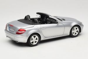 Mercedes SLK R171 Hopea Minichamps 1:18 B66962318 Metalli — kuva 3 / 9