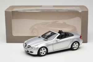 Mercedes SLK R171 Hopea Minichamps 1:18 B66962318 Metalli — kuva 9 / 9