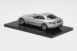 Mercedes SLR McLaren Crystal Silver Minichamps 1:43 B66961974 Metalli — kuva 3 / 4