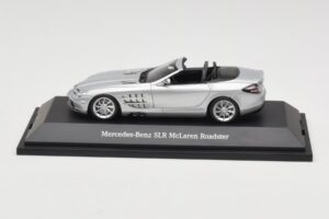 Mercedes SLR McLaren Roadster Crystal Laurit Silver Minichamps 1:43 B66961005 Metalli