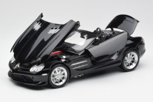 Mercedes SLR McLaren Roadster R199 Crystal Galaxit Musta Minichamps 1:18 B66961004 Metalli — kuva 2 / 8