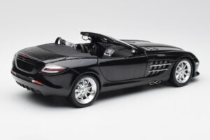 Mercedes SLR McLaren Roadster R199 Crystal Galaxit Musta Minichamps 1:18 B66961004 Metalli — kuva 3 / 8