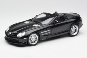 Mercedes SLR McLaren Roadster R199 Crystal Galaxit Musta Minichamps 1:18 B66961004 Metalli