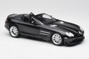 Mercedes SLR McLaren Roadster R199 Crystal Galaxit Musta Minichamps 1:18 B66961004 Metalli — kuva 6 / 8