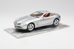 Mercedes SLR Vision Hopea Rajoitettu Erä Alumiinialustalla Bburago 1:18 B66962102 Metalli