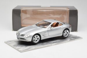 Mercedes SLR Vision Hopea Rajoitettu Erä Alumiinialustalla Bburago 1:18 B66962102 Metalli — kuva 8 / 8