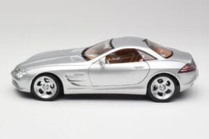 Mercedes SLR Vision Liquid Hopea Maisto 1:18 B66962101 Metalli — kuva 4 / 8