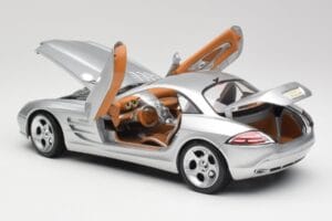 Mercedes SLR Vision Liquid Hopea Maisto 1:18 B66962101 Metalli — kuva 5 / 8