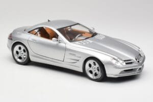Mercedes SLR Vision Liquid Hopea Maisto 1:18 B66962101 Metalli — kuva 6 / 8