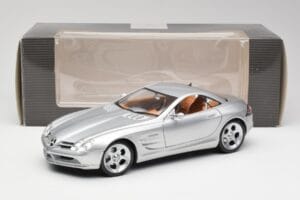 Mercedes SLR Vision Liquid Hopea Maisto 1:18 B66962101 Metalli — kuva 8 / 8