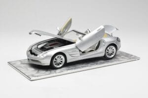 Mercedes SLR Vision Roadster Liquid Hopea Maisto 1:18 B66963208 Metalli — kuva 2 / 8