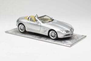 Mercedes SLR Vision Roadster Liquid Hopea Maisto 1:18 B66963208 Metalli — kuva 6 / 8