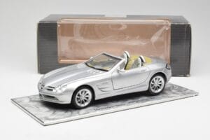 Mercedes SLR Vision Roadster Liquid Hopea Maisto 1:18 B66963208 Metalli — kuva 8 / 8
