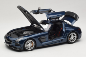 Mercedes SLS AMG Black Series Daytona Blue Metallic Minichamps 1:18 110033026 Metalli — kuva 2 / 8