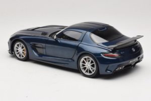 Mercedes SLS AMG Black Series Daytona Blue Metallic Minichamps 1:18 110033026 Metalli — kuva 7 / 8