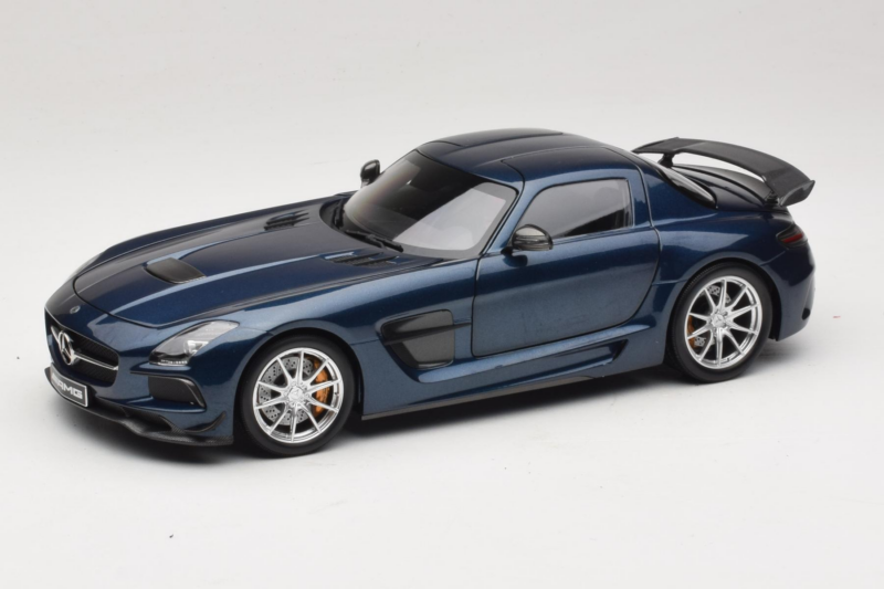 Mercedes SLS AMG Black Series Daytona Blue Metallic Minichamps 1:18 110033026 Metalli